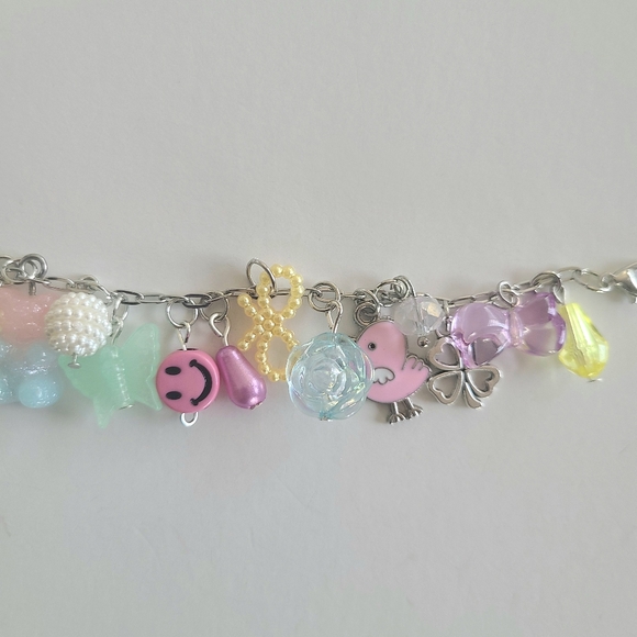 Pastel Y2K Beaded Charm Bracelet - Picture 5 of 7